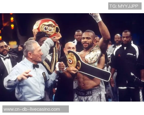 刘易斯vs对手的巅峰对决揭示拳击世界的荣耀与挑战